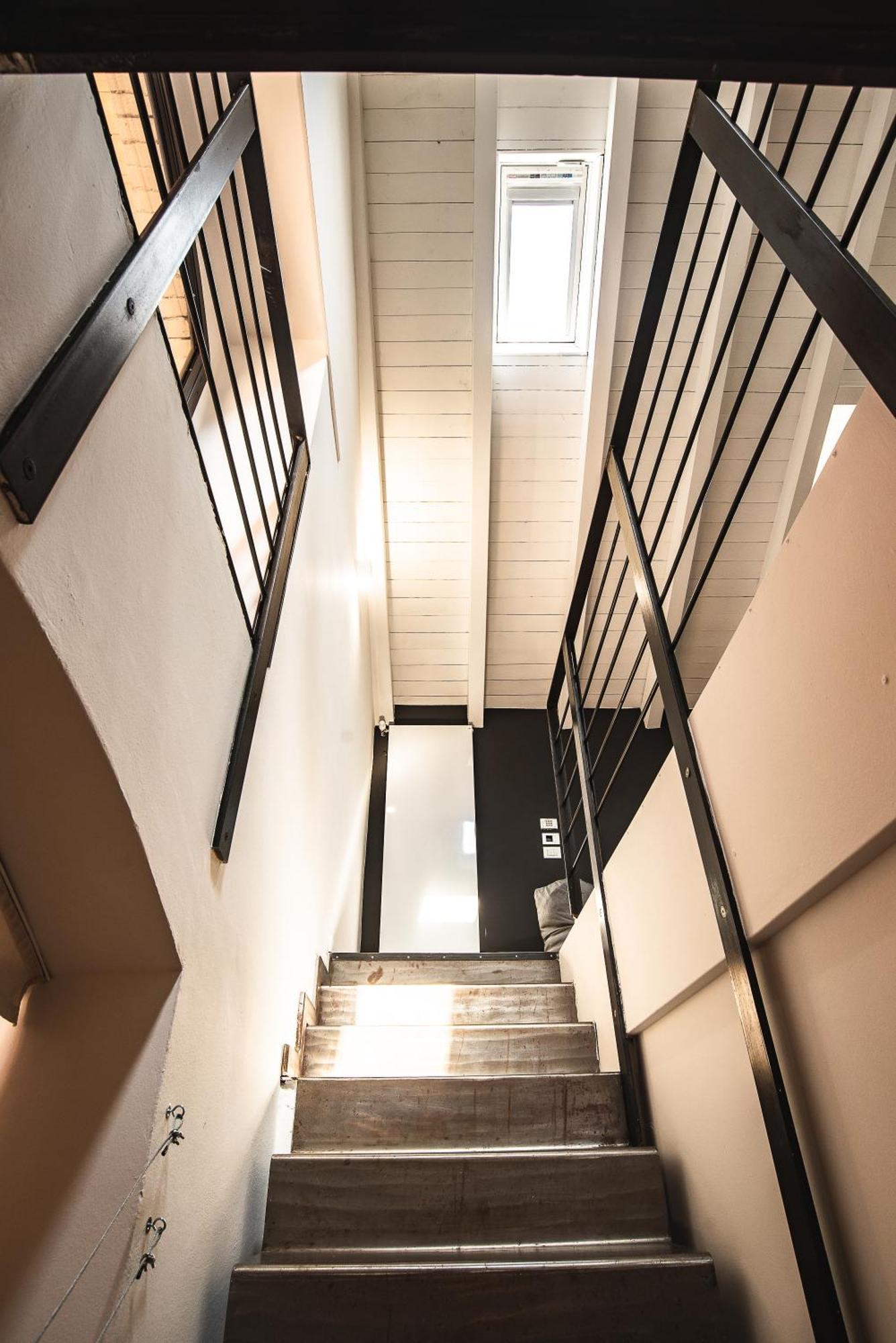 Luxury Industrial Apt Vicino Al Centro Con Garage Брешія Екстер'єр фото